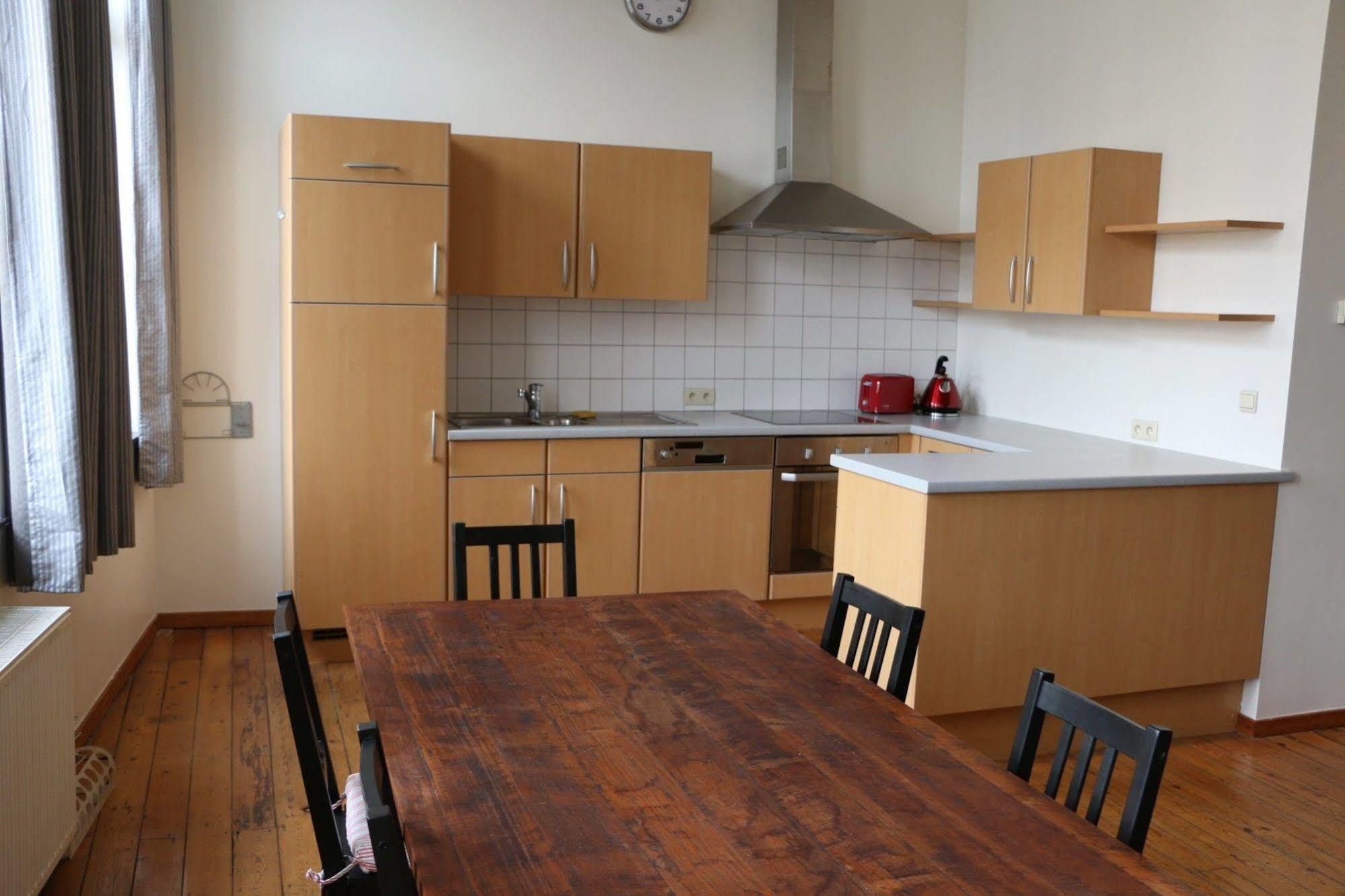 City Center Apartments Brasseurs Брюссель Экстерьер фото